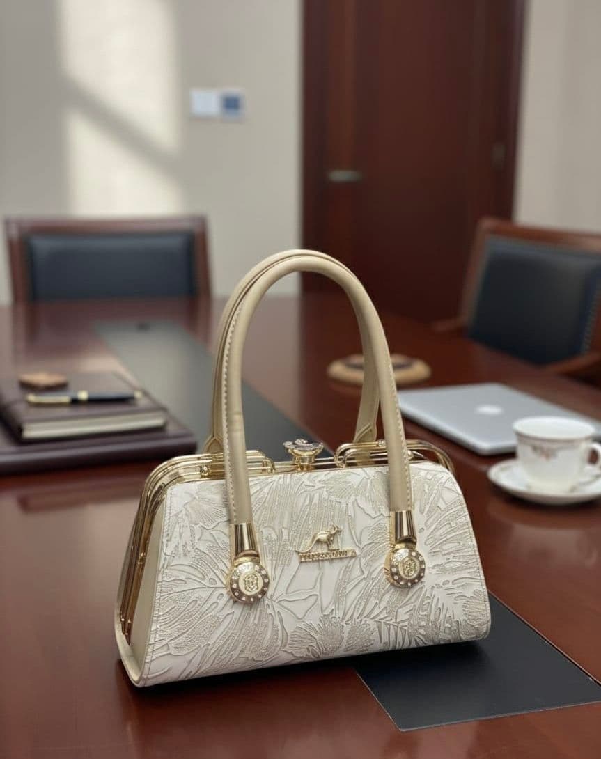 Luxury handbag for occasions